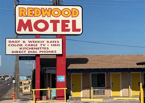Redwood Motel .